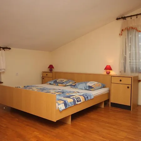 Appartement Family Friendly With A Swimming Pool Jadreski, - 7292 Pula