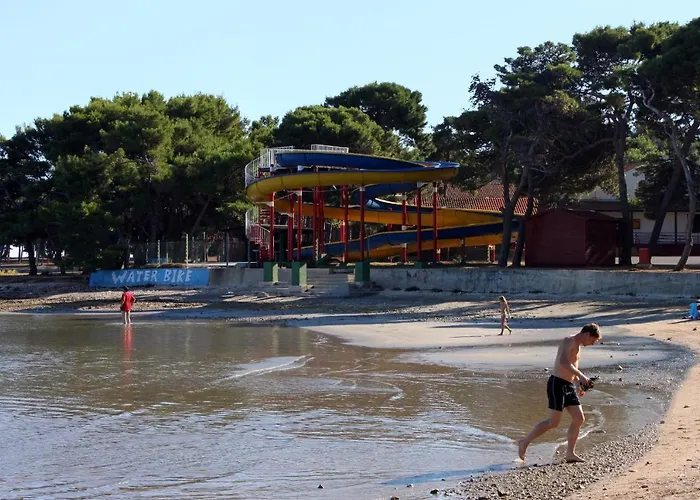 아파트 Family Friendly With A Swimming Pool Jadreski, - 7292 *
