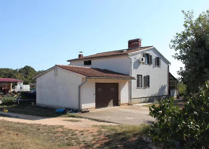 Family Friendly Apartments With A Swimming Pool Jadreski, Pula - 7292 Apartment