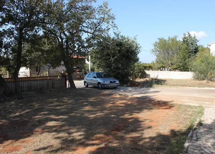 Family Friendly Apartments With A Swimming Pool Jadreski, Pula - 7292 Apartment Pula