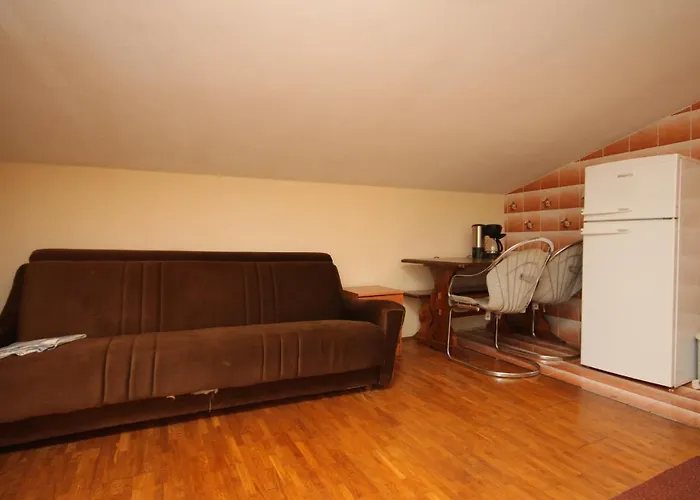 Family Friendly Apartments With A Swimming Pool Jadreski, Pula - 7292 * Pula