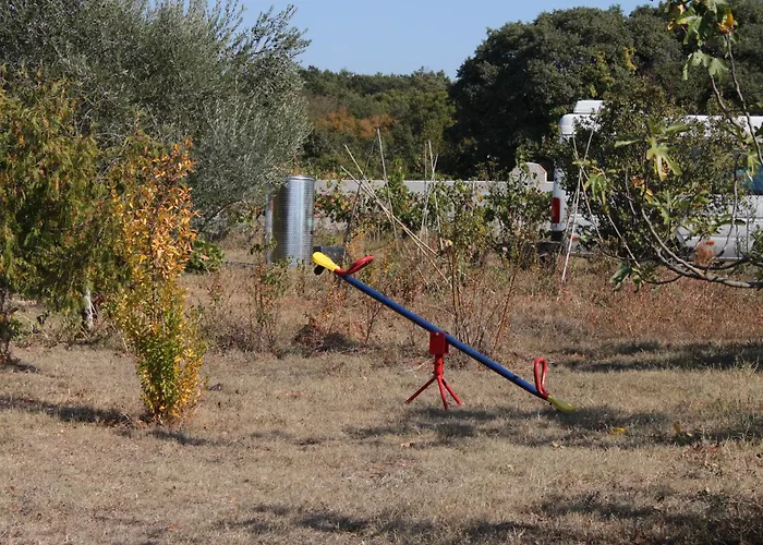 Apartment Family Friendly Apartments With A Swimming Pool Jadreski, Pula - 7292 Pula